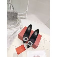 Roger Vivier flat shoes